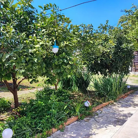 Two Bedroom Apartmant Marijano With Garden *