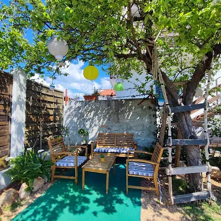 Apartman Two Bedroom Apartmant Marijano With Garden Zadar