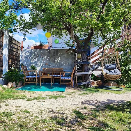 2 Bedroom Sleeps 4 -free Parking -garden Ζαντάρ