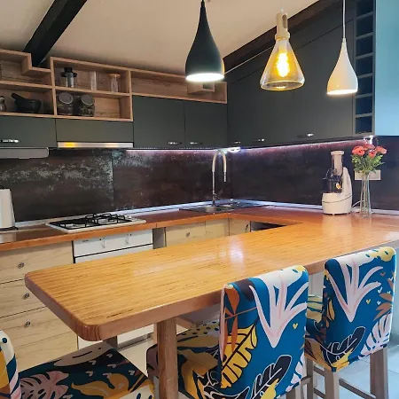 アパート Two Bedroom Apartmant Marijano With Garden *