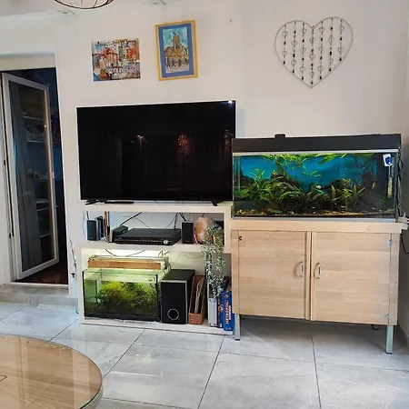 Διαμέρισμα 2 Bedroom Sleeps 4 -free Parking -garden *