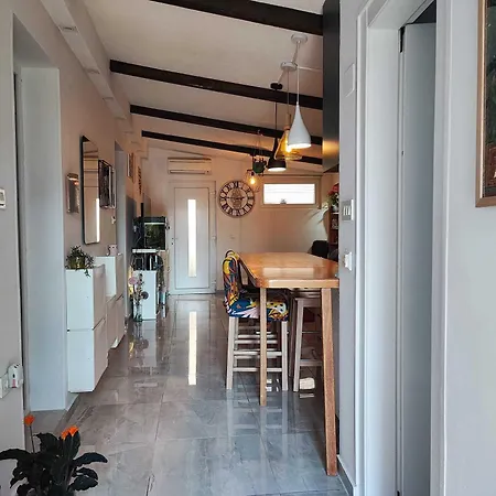 Two Bedroom Apartmant Marijano With Garden Apartamento Zadar