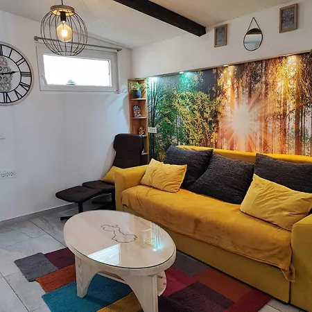 Apartamento Two Bedroom Apartmant Marijano With Garden *