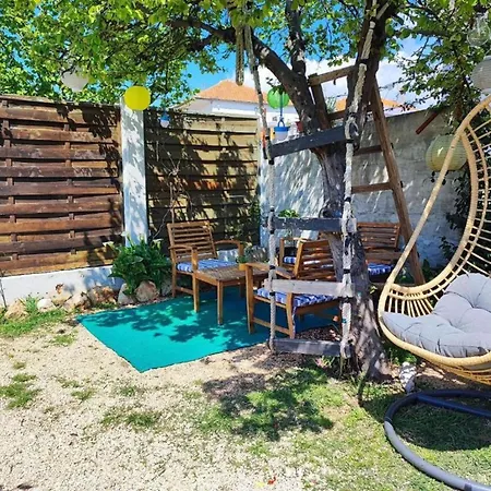 Διαμέρισμα 2 Bedroom Sleeps 4 -free Parking -garden Ζαντάρ