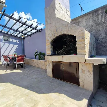 Διαμέρισμα 2 Bedroom Sleeps 4 -free Parking -garden