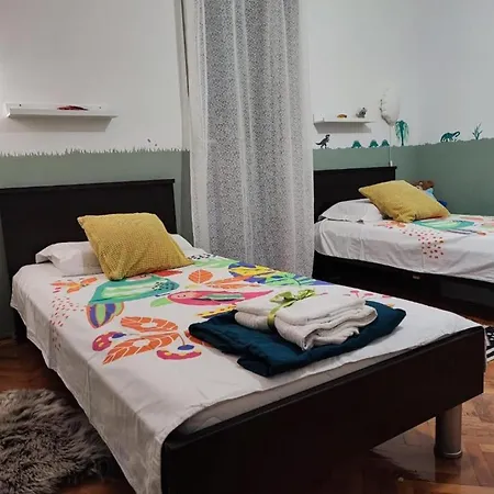 Διαμέρισμα 2 Bedroom Sleeps 4 -free Parking -garden *