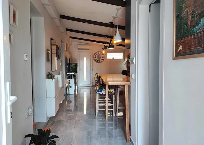 Marijano Dvosobni Apartman S Vrtom Appartamento Zara